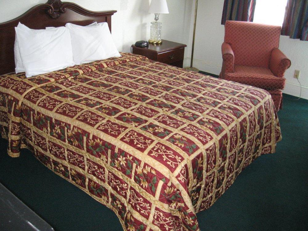 Americas Best Value Inn Suites South Boston Habitación foto